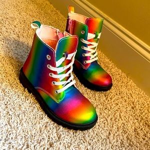 Girls stylish Rainbow boots size 3